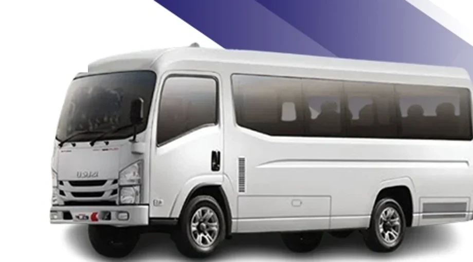 Elf Long putih untuk layanan rental mobil di Depok